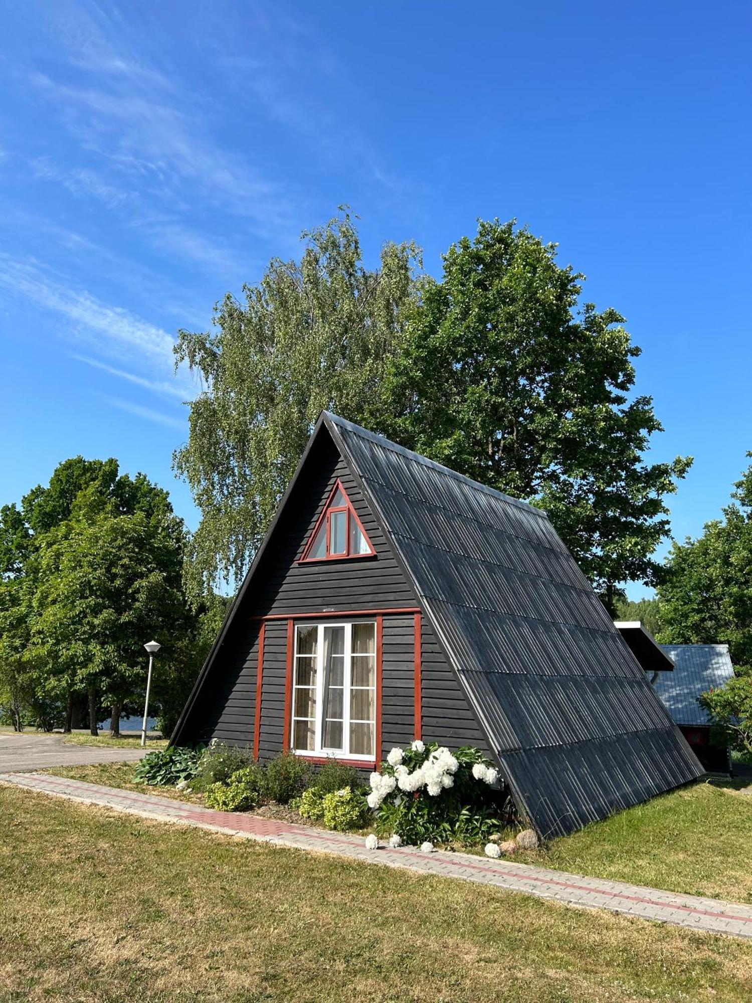 Radi Hotel Brocēni Eksteriør billede