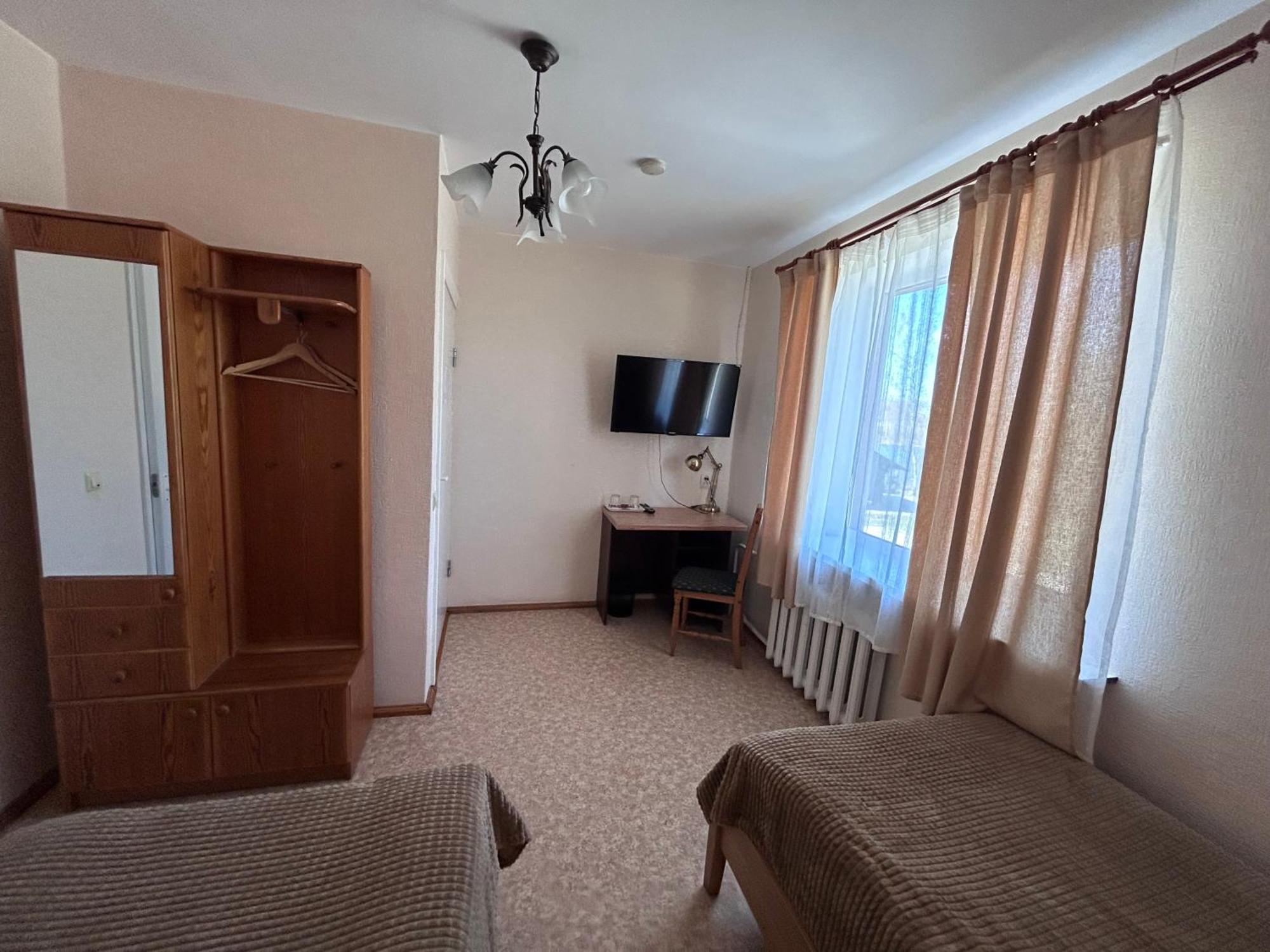 Radi Hotel Brocēni Eksteriør billede